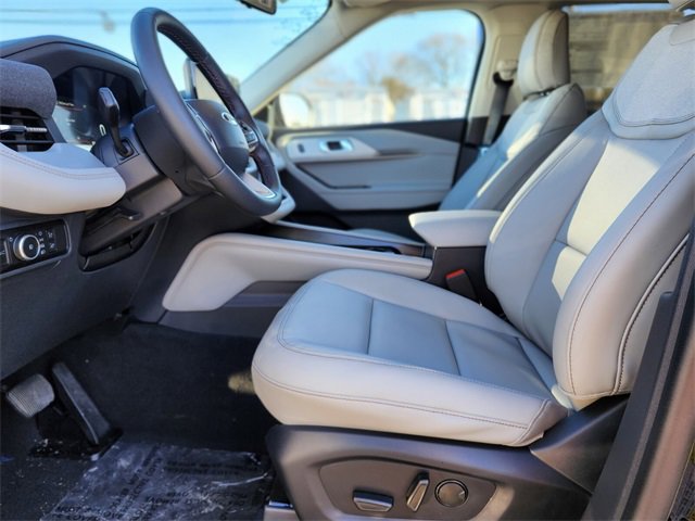 New 2026 Ford Explorer Active w/ Active Comfort Package image 19