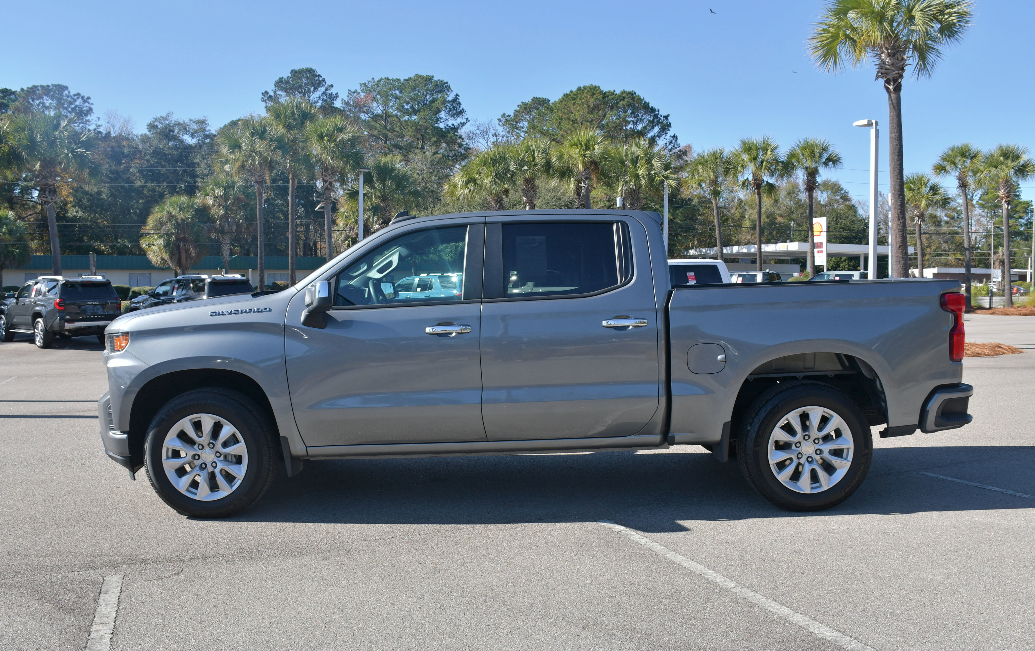 Used 2021 Chevrolet Silverado 1500 Custom image 5