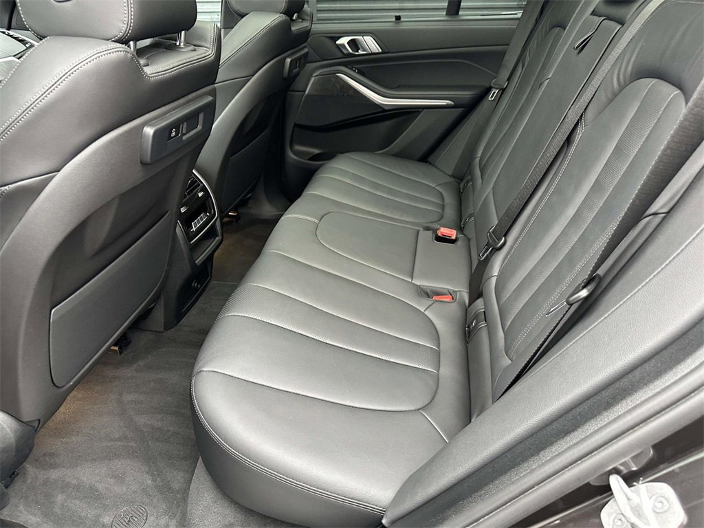Used 2022 BMW X5 xDrive40i w/ Executive Package image 14