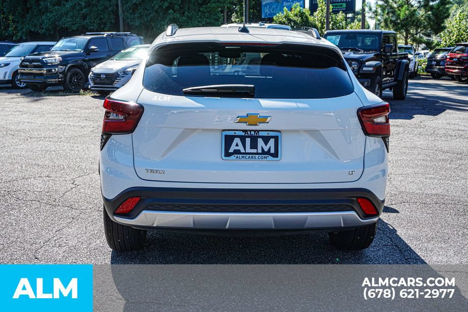 Used 2025 Chevrolet Trax LT FWD image 10