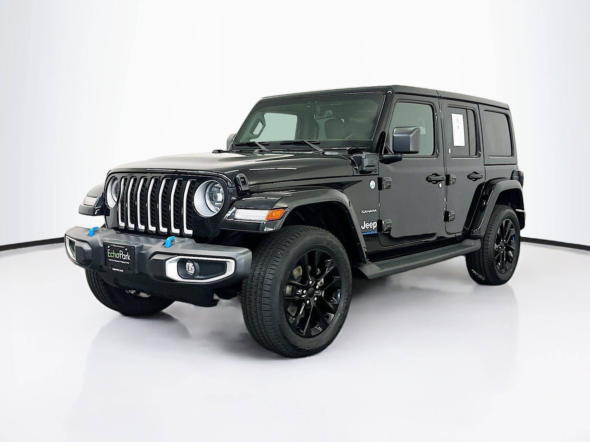 Used 2023 Jeep Wrangler Sahara image 3