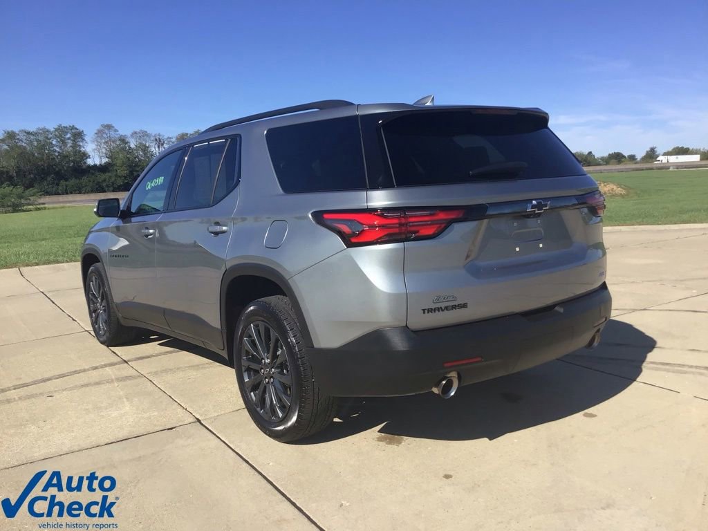 Used 2023 Chevrolet Traverse RS image 8