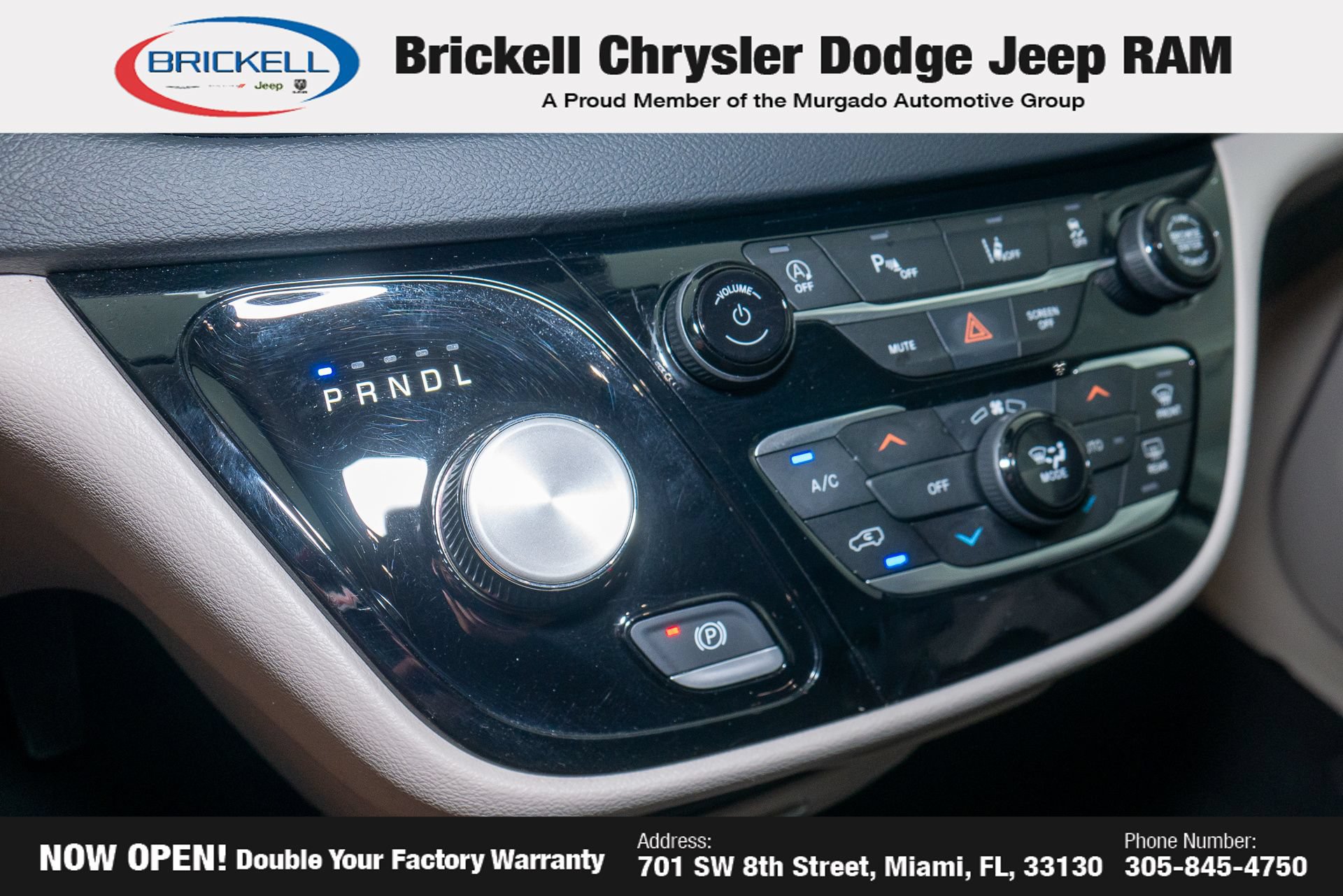 Used 2023 Chrysler Pacifica Touring-L FWD image 24