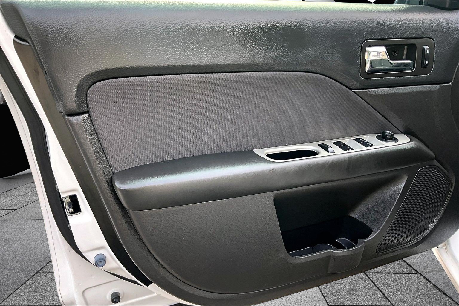 Used 2012 Ford Fusion Hybrid FWD image 18