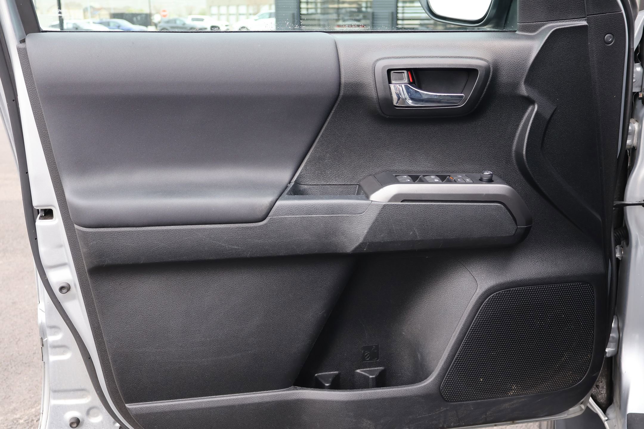 Used 2022 Toyota Tacoma TRD Sport w/ Technology Package image 9