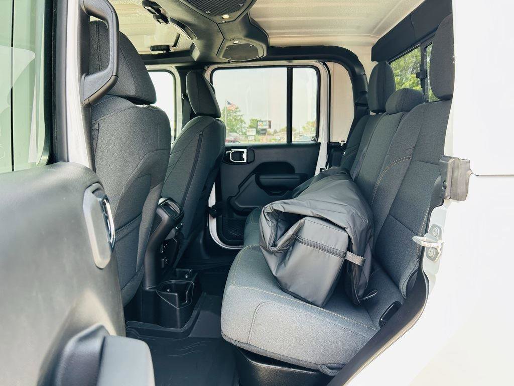 New 2025 Jeep Gladiator Sport image 26