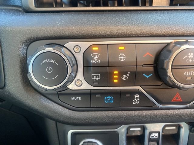 Used 2024 Jeep Wrangler Unlimited w/ Convenience Group image 30