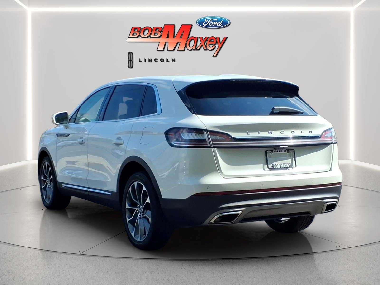 Used 2023 Lincoln Nautilus Reserve FWD image 6