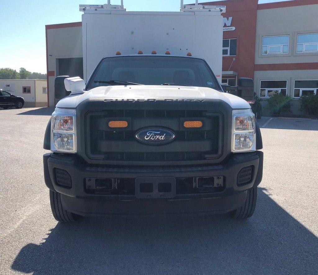 Used 2014 Ford F550 2WD Regular Cab Super Duty image 2