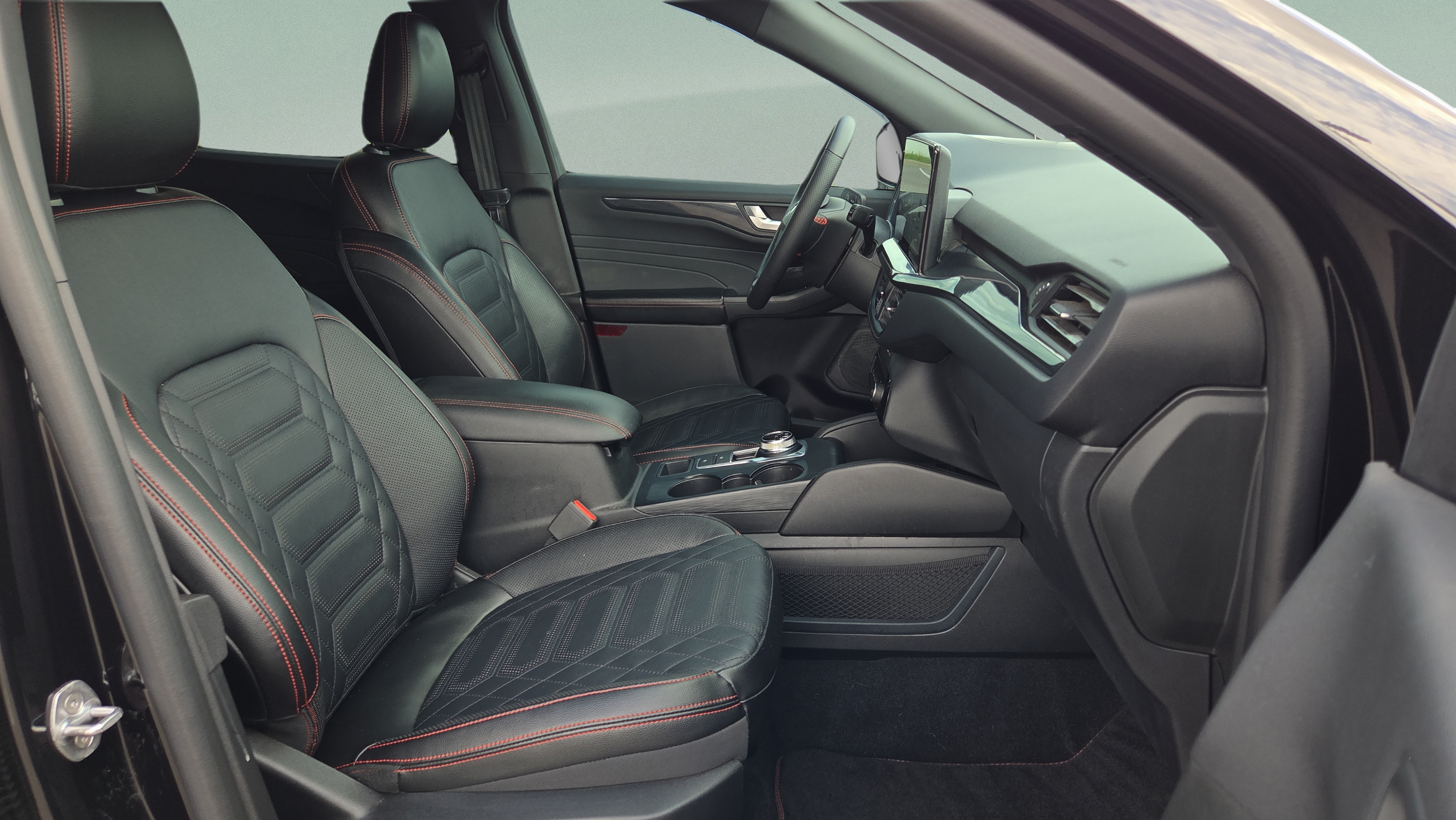 Used 2023 Ford Escape ST-Line Elite w/ Premium Technology Package AWD/4WD image 18