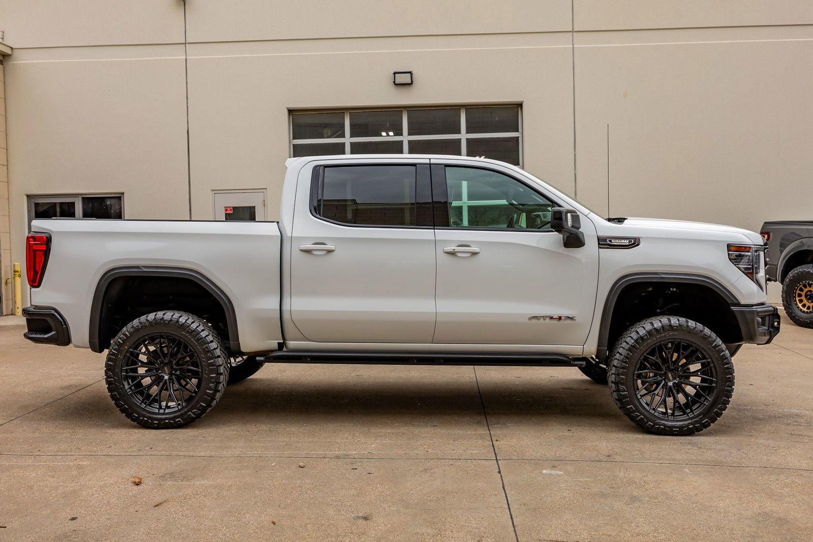 Used 2024 GMC Sierra 1500 AT4X AWD/4WD image 11