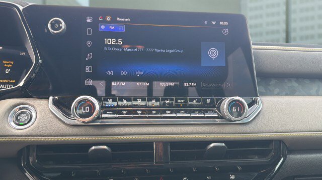 Used 2023 Chevrolet Colorado ZR2 w/ ZR2 Convenience Package III image 24