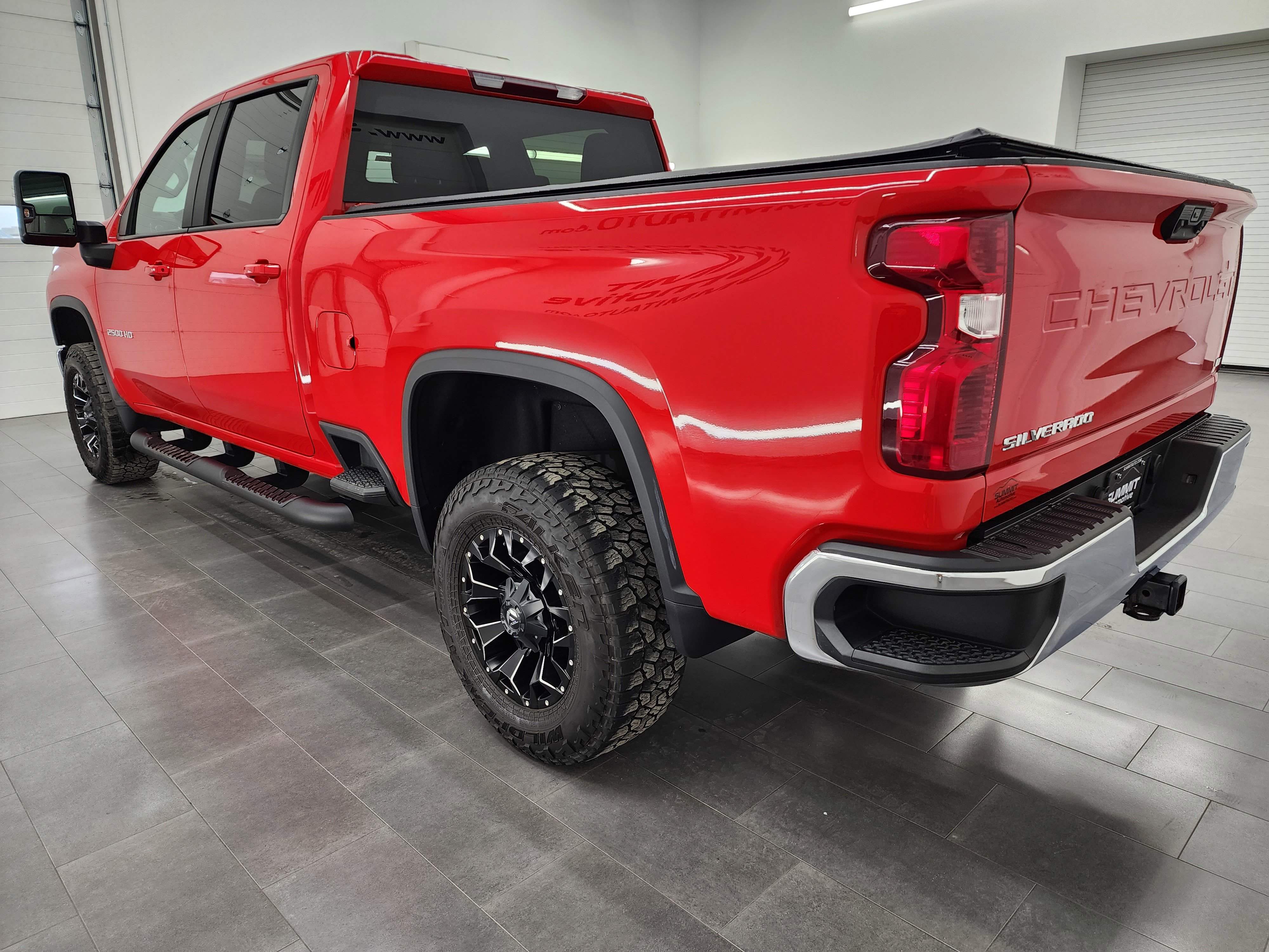 Used 2023 Chevrolet Silverado 2500 LT w/ Convenience Package image 6