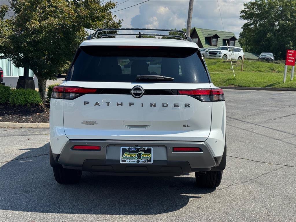 New 2026 Nissan Pathfinder SL FWD image 4