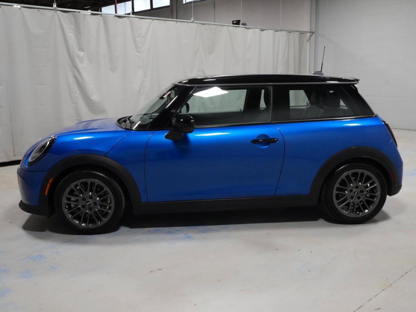 Certified 2025 MINI Cooper S FWD image 15