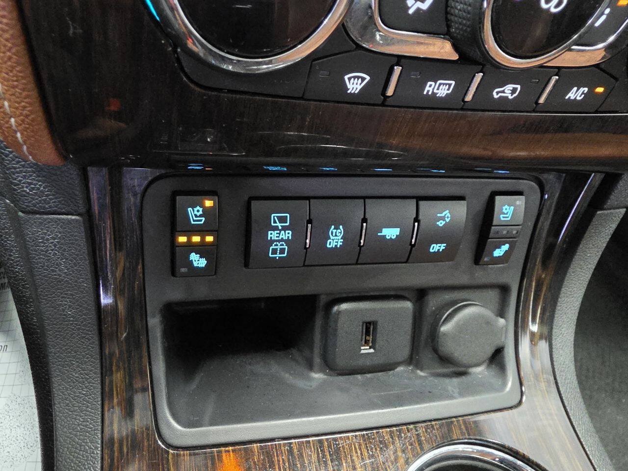 Used 2016 Chevrolet Traverse LTZ FWD image 24