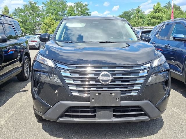 Used 2025 Nissan Rogue SV AWD/4WD image 2