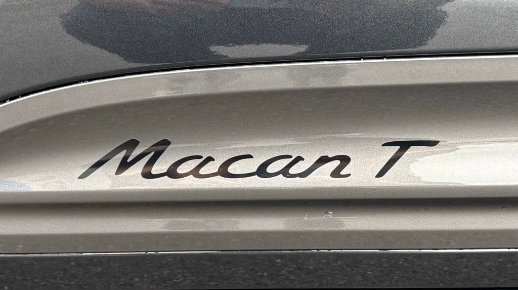 New 2026 Porsche Macan image 18