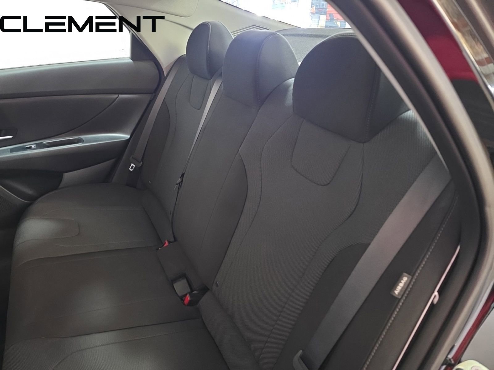 Used 2025 Hyundai Elantra SE image 32