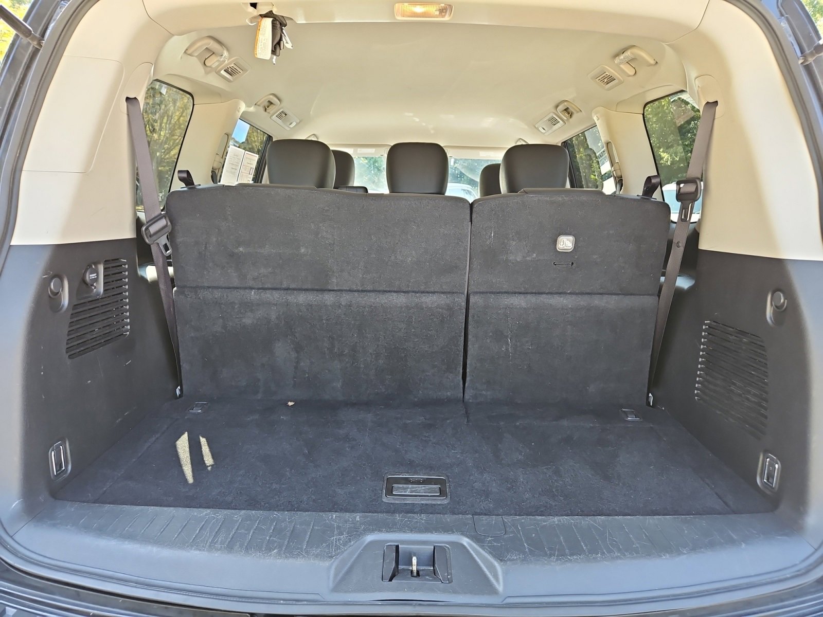 Used 2024 Nissan Armada SV image 19