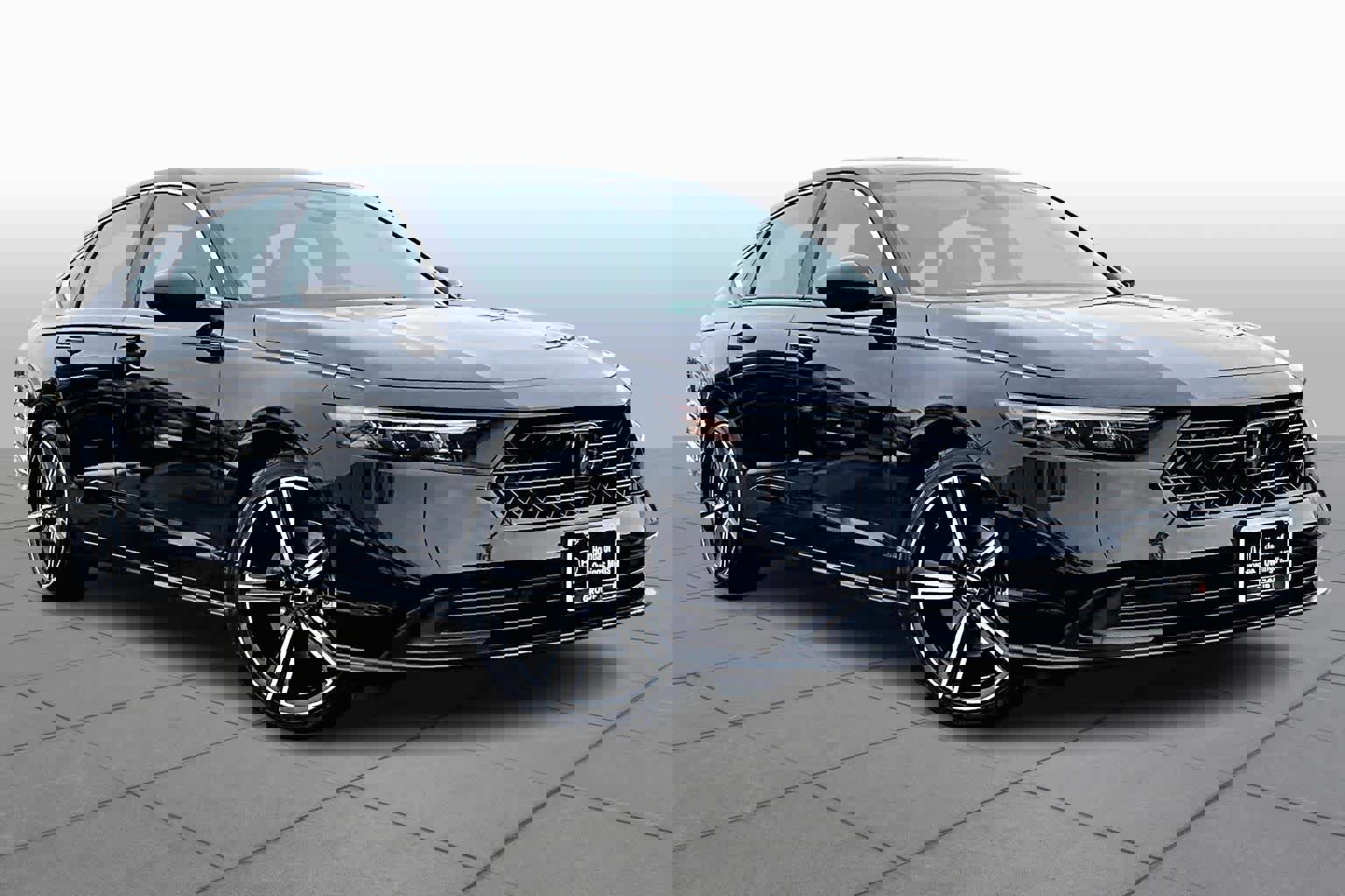 Used 2023 Honda Accord Sport image 2