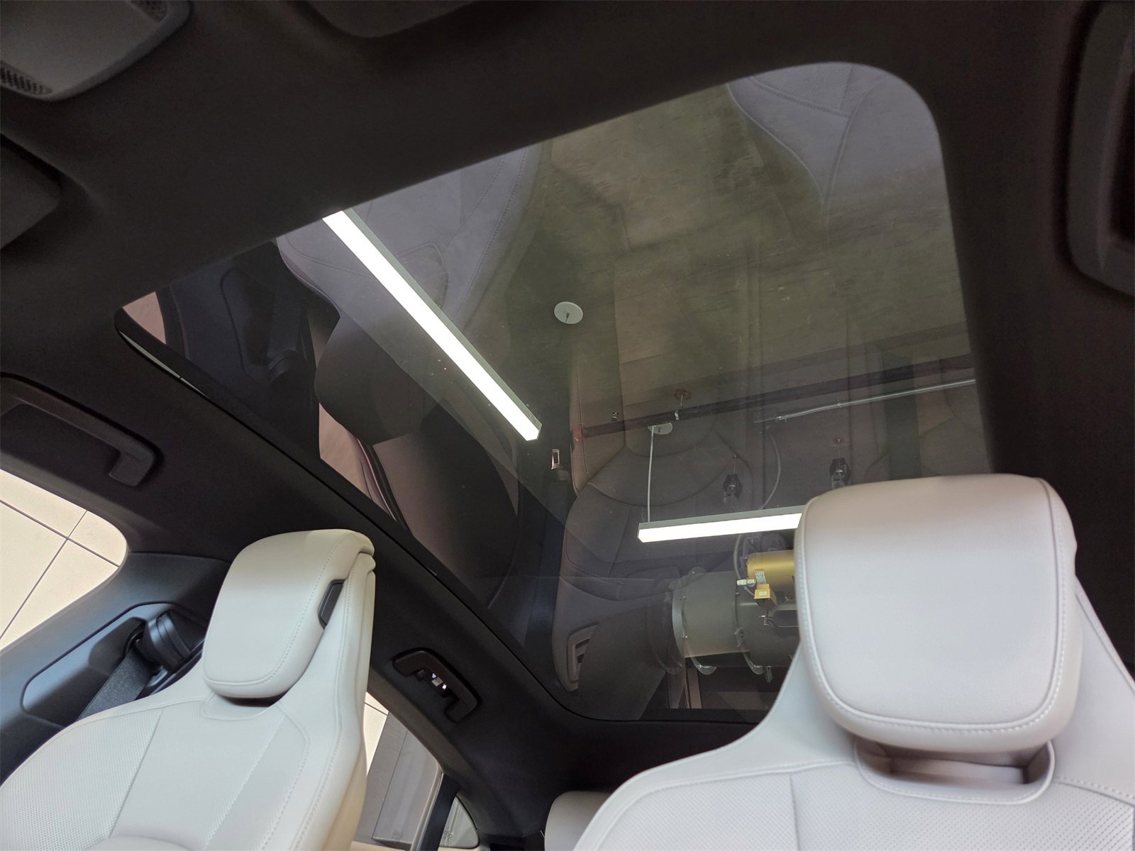 New 2026 Porsche Taycan image 10