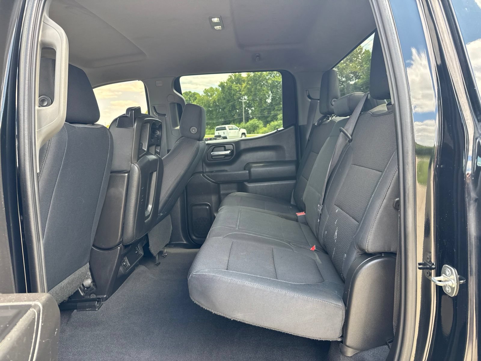 Used 2019 Chevrolet Silverado 1500 Custom w/ Custom Value Package AWD/4WD image 13