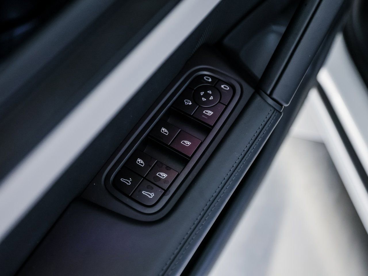 New 2026 Porsche Cayenne GTS AWD/4WD image 22