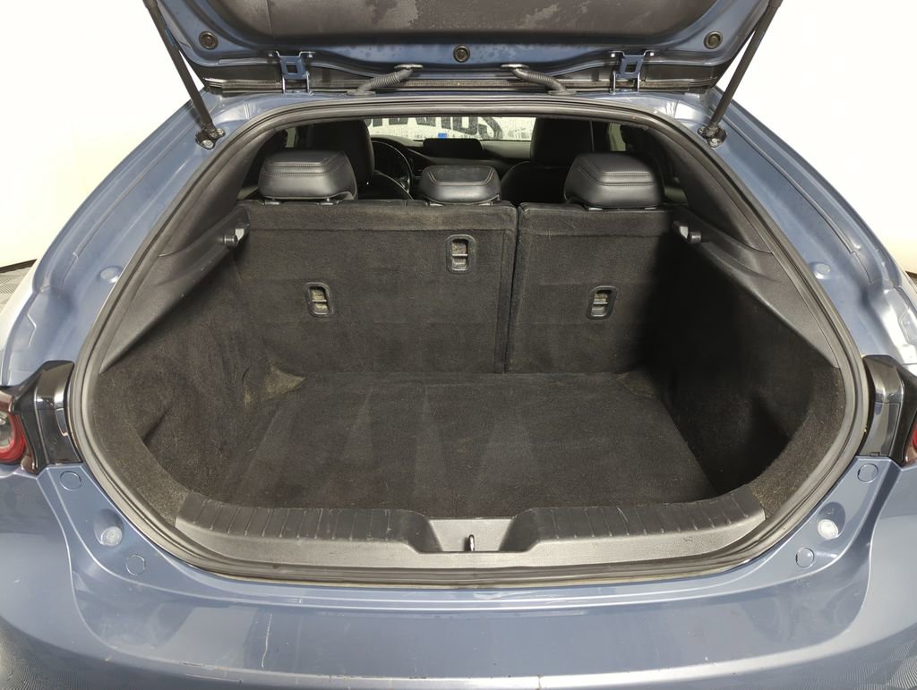 Used 2021 MAZDA MAZDA3 Hatchback w/Premium Plus Pkg image 18