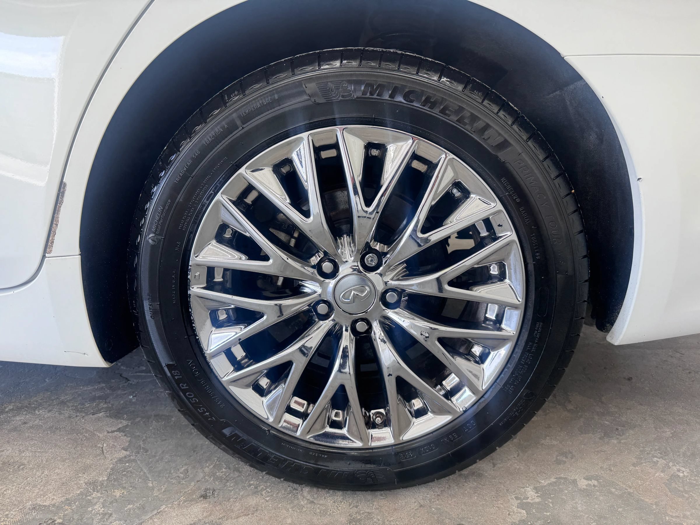 Used 2015 INFINITI Q70 3.7 RWD image 14