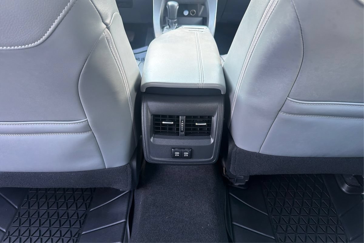 Used 2019 Toyota Avalon XLE w/ Moonroof Package FWD image 21