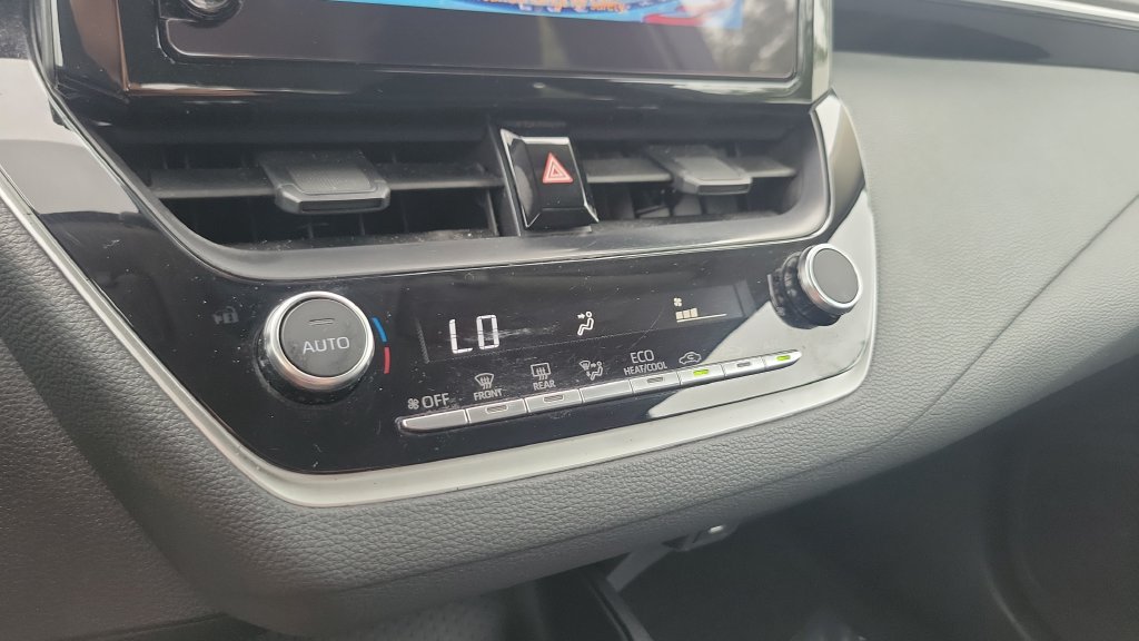 Used 2025 Toyota Corolla LE FWD image 18