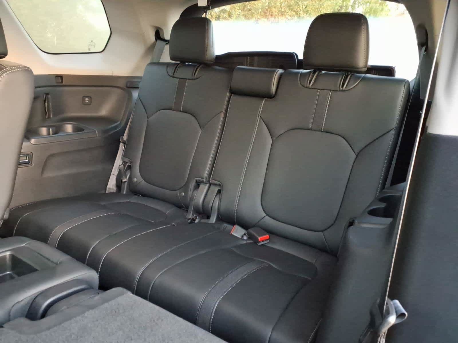 Used 2025 Honda Pilot EX-L image 10