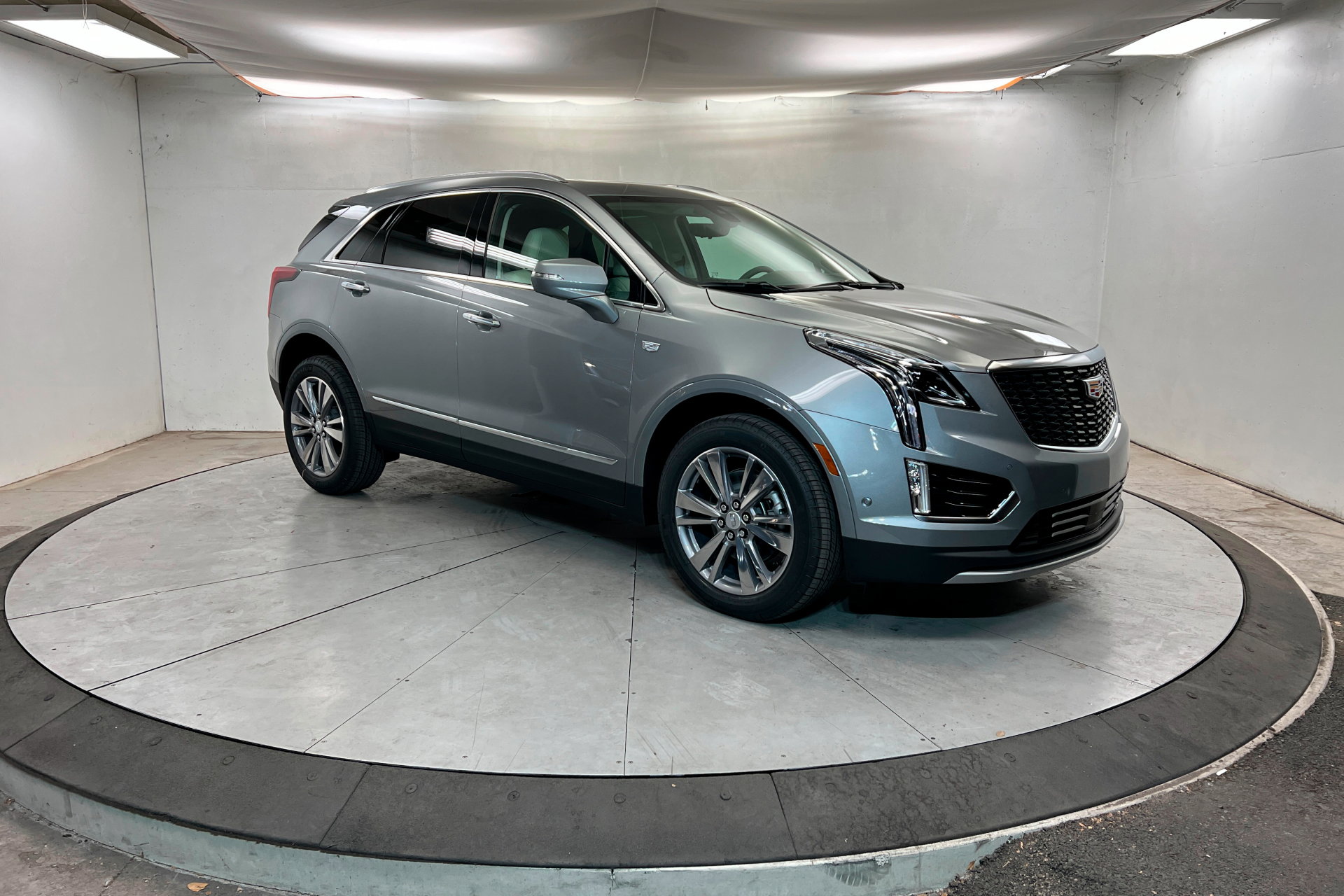 New 2026 Cadillac XT5 Premium Luxury w/ Driver Assist Package image 8