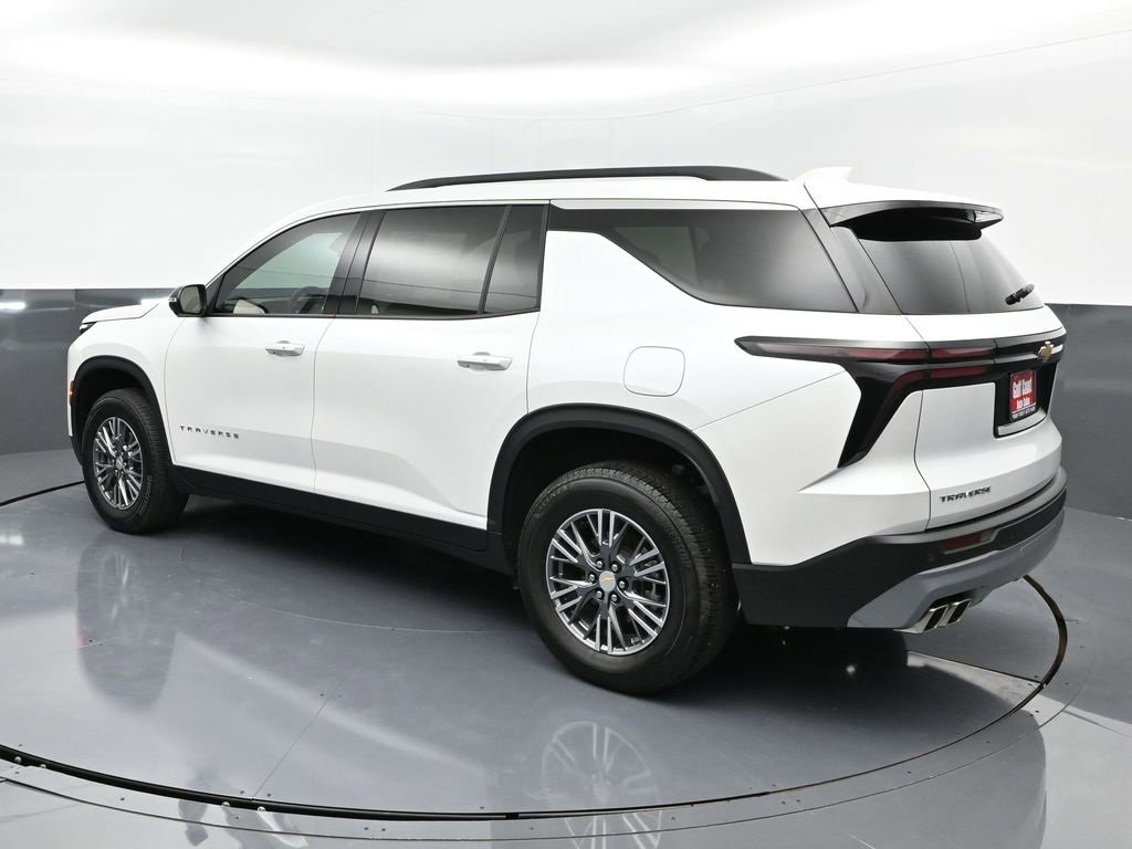 Used 2024 Chevrolet Traverse LT image 23