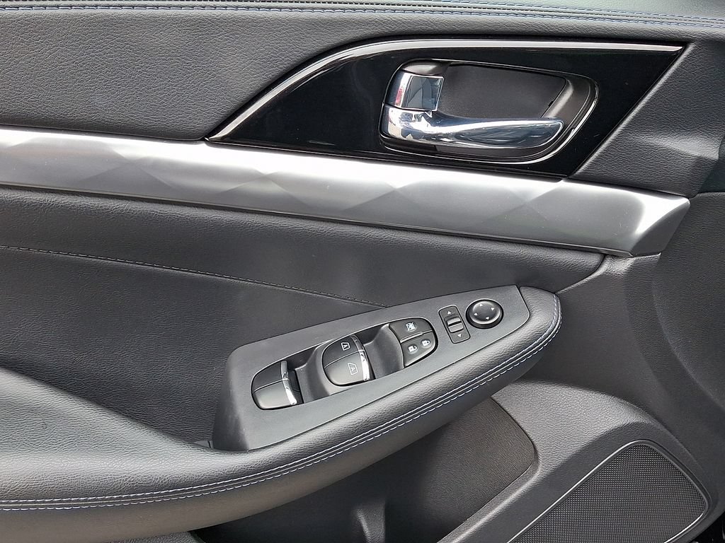 Used 2020 Nissan Maxima 3.5 S w/ Floor Mat Group FWD image 13