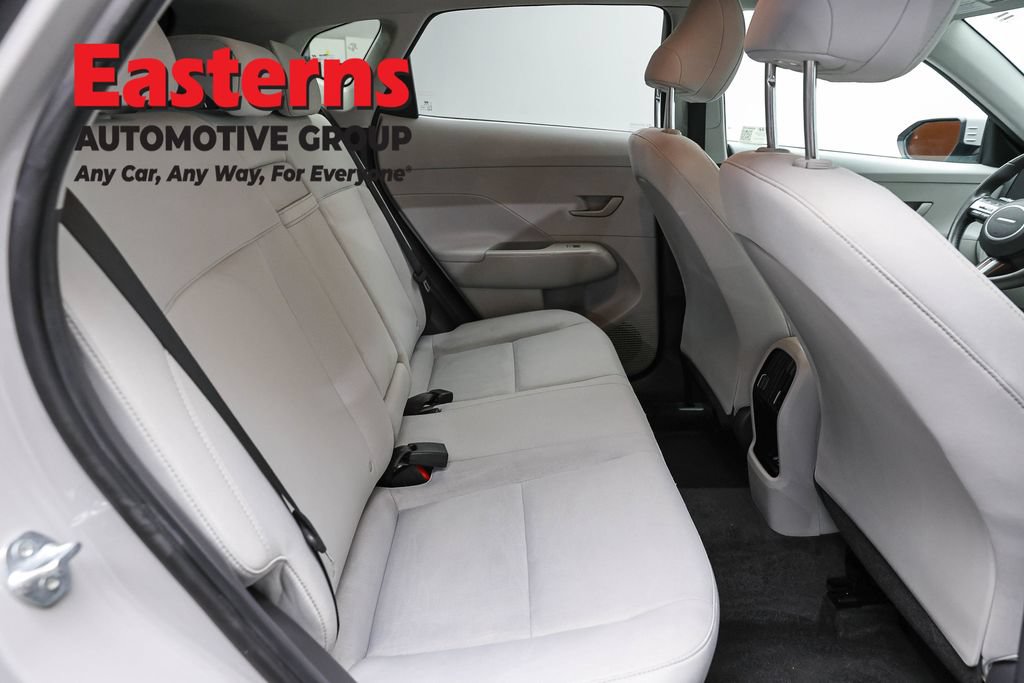Used 2025 Hyundai Kona SEL FWD image 22
