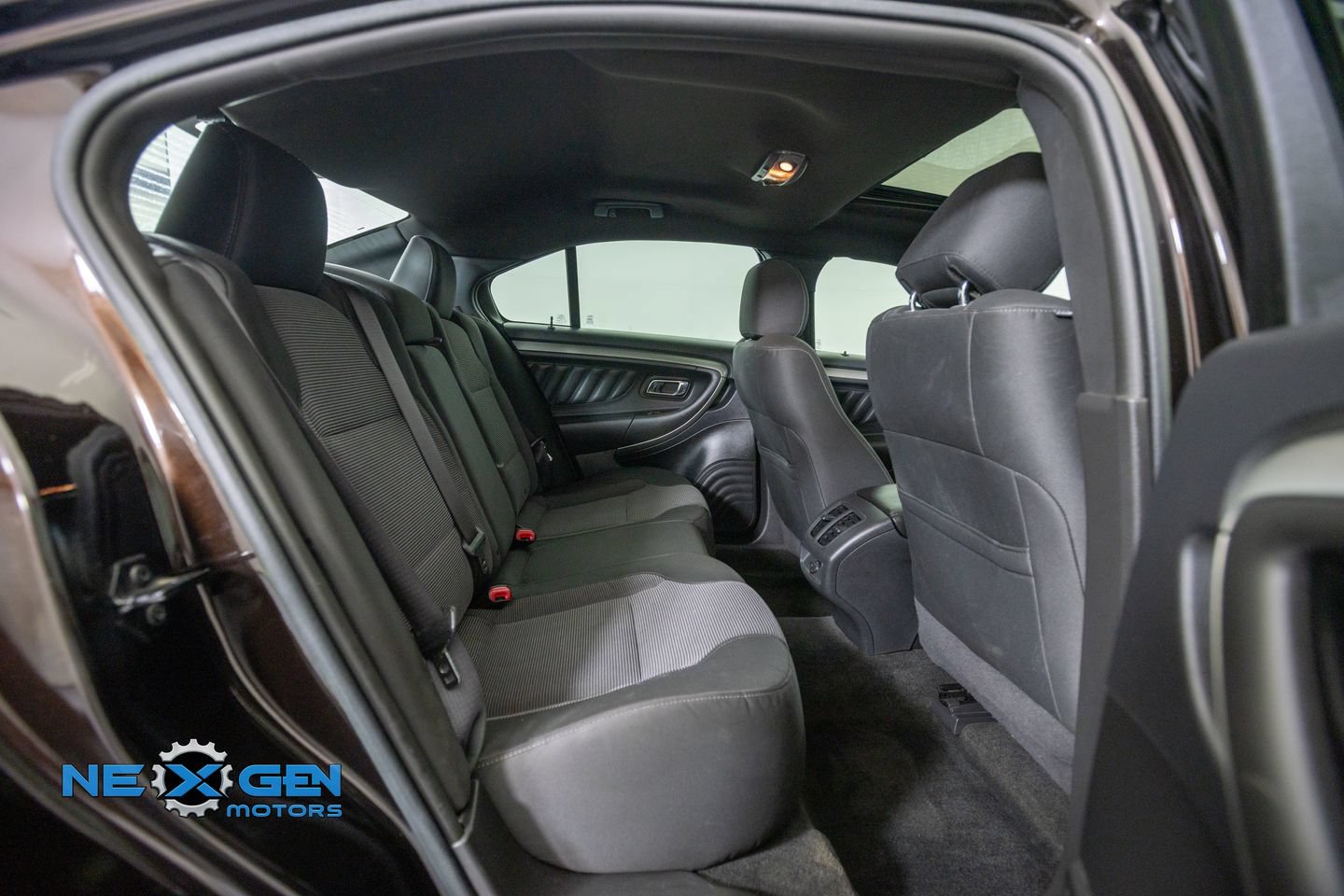 Used 2013 Ford Taurus SEL FWD image 35