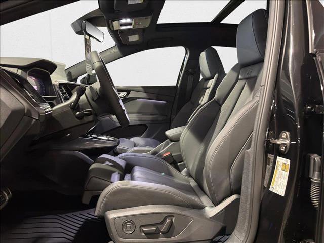 New 2025 Audi Q4 e-tron Premium image 4
