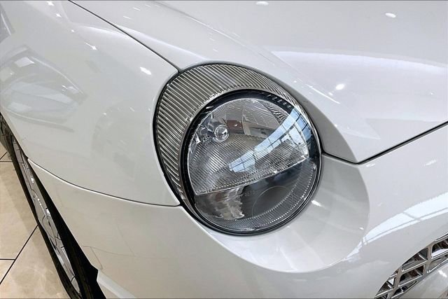Used 2002 Ford Thunderbird image 25