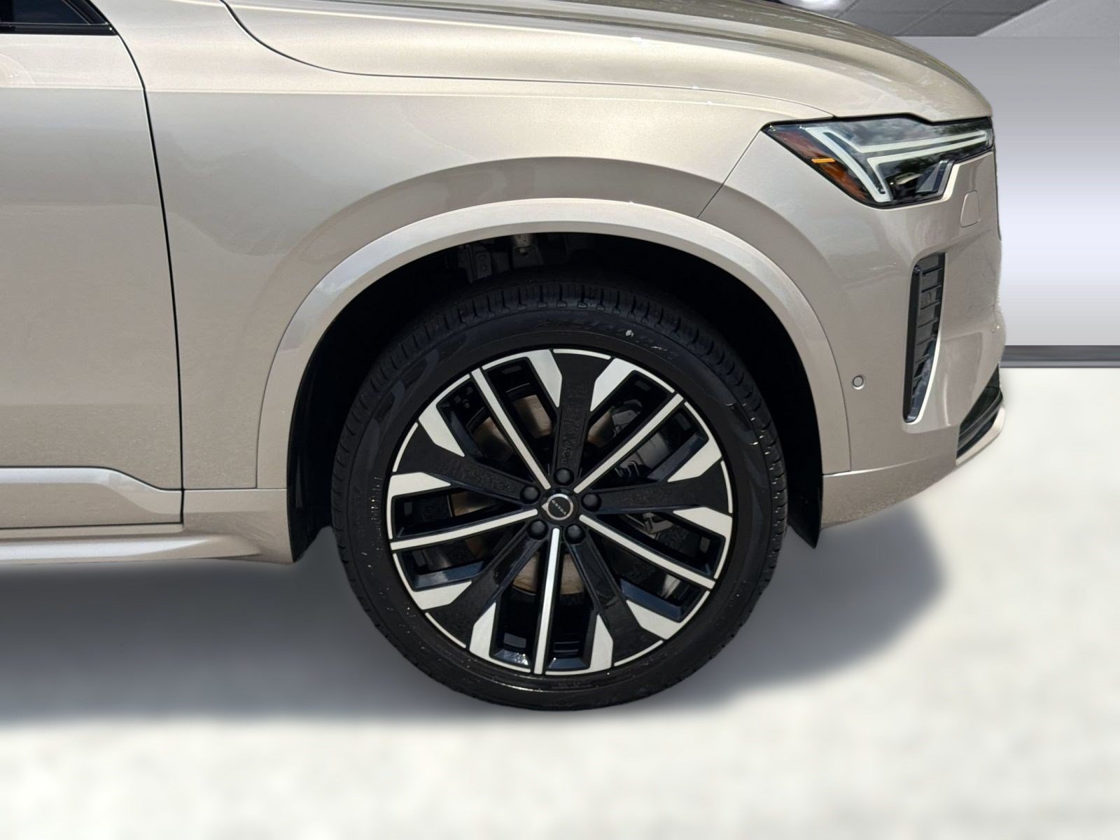 New 2026 Volvo XC90 T8 Ultra w/ Protection Package AWD/4WD image 12