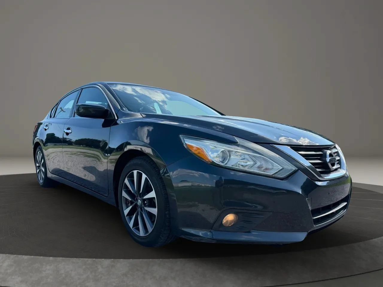 Used 2017 Nissan Altima 2.5 SV FWD image 7