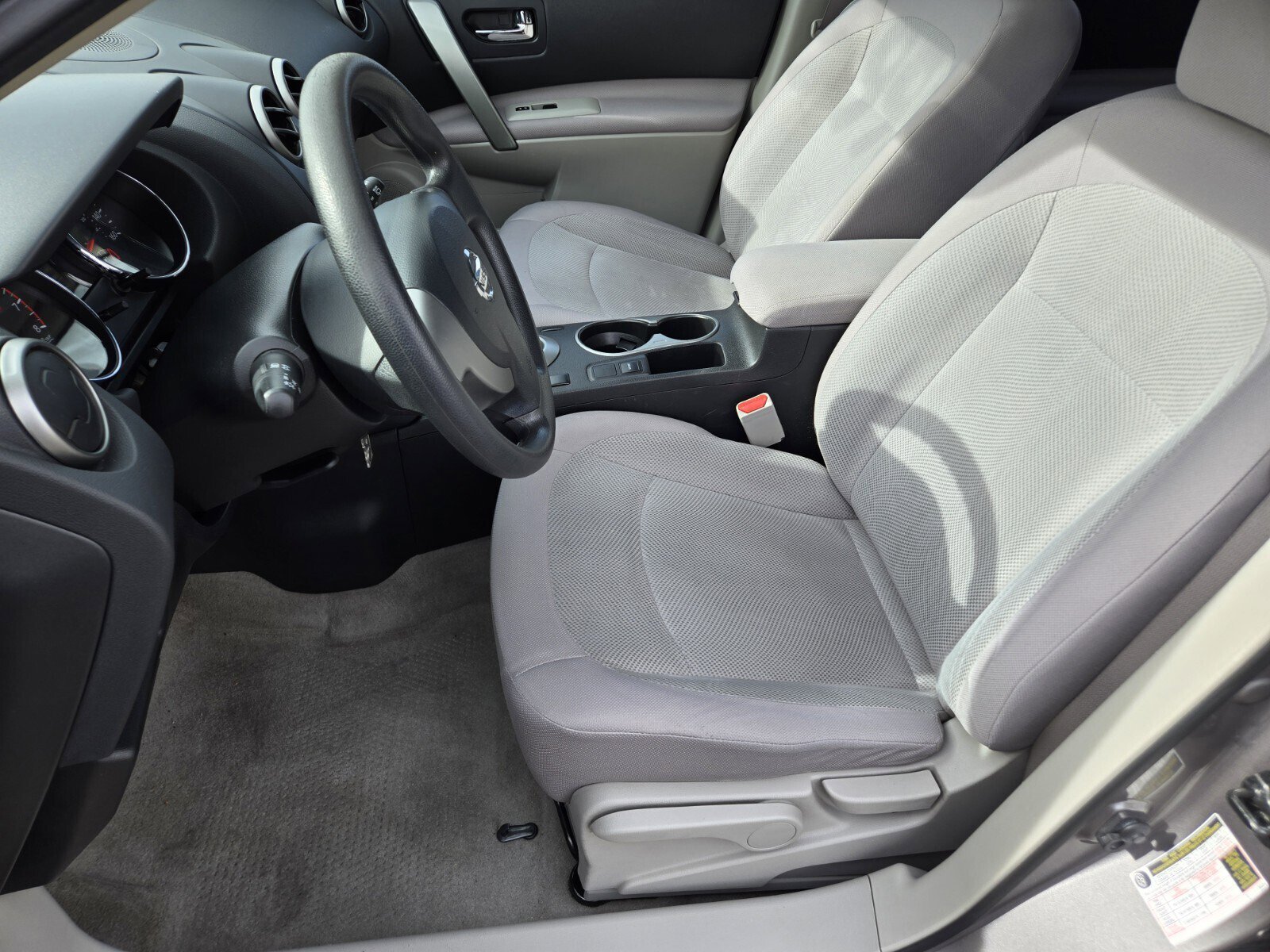 Used 2014 Nissan Rogue S image 11