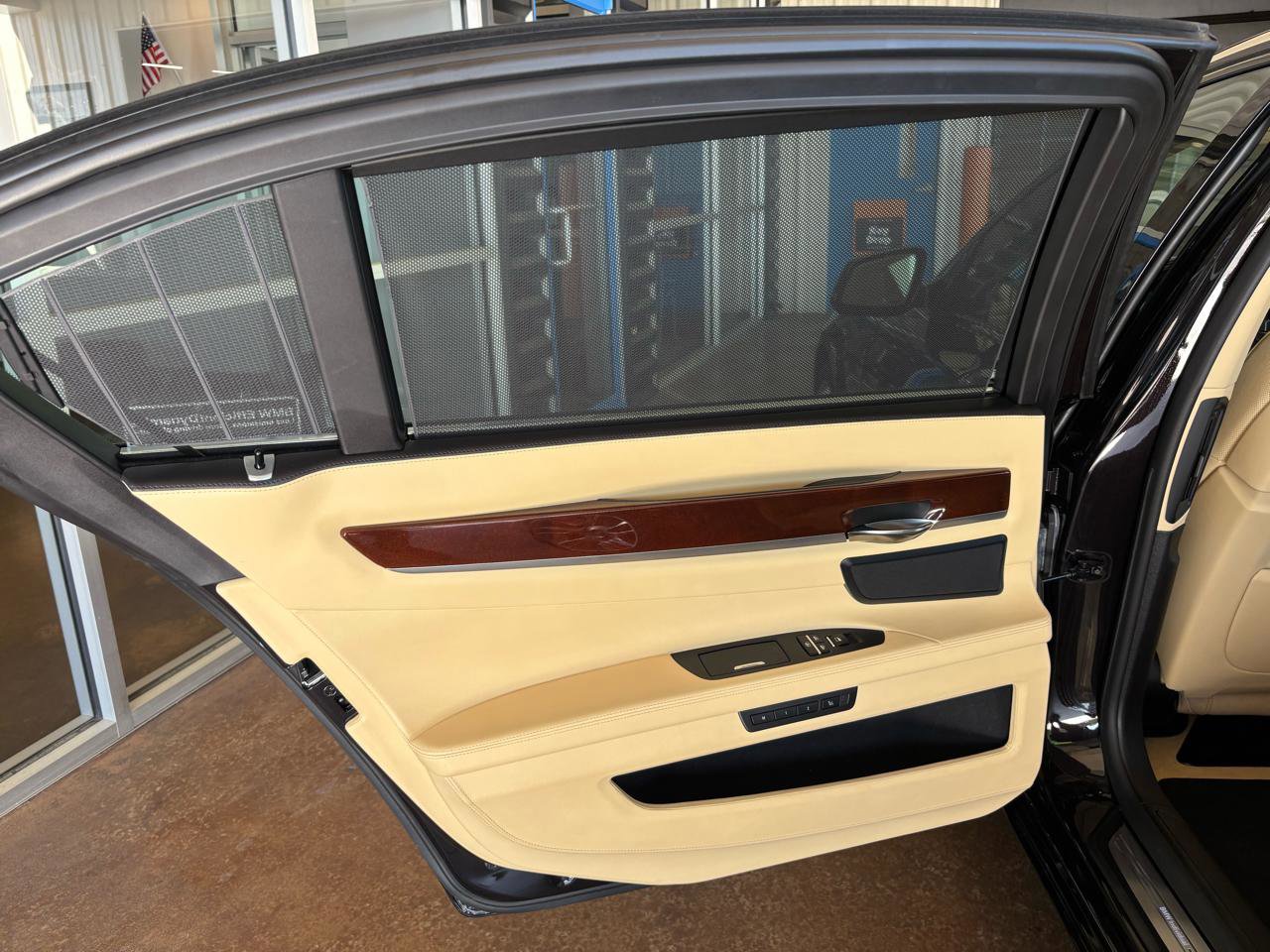 Used 2012 BMW 750Li image 27