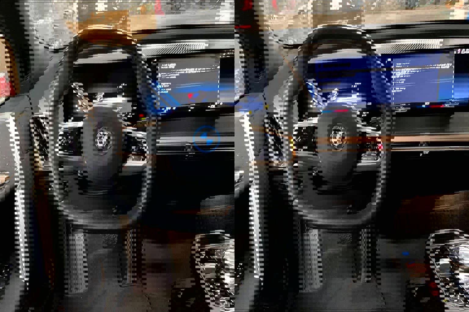 Used 2023 BMW iX xDrive50 image 8