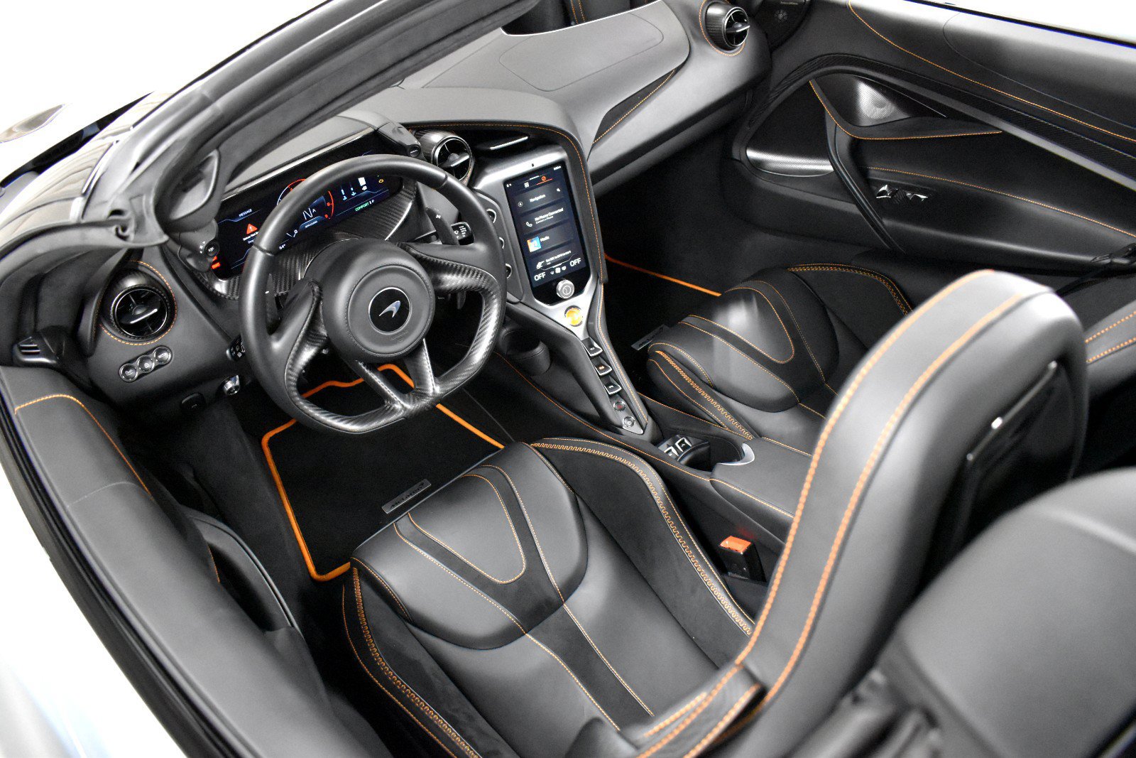 Used 2025 McLaren 750S Spider RWD image 33