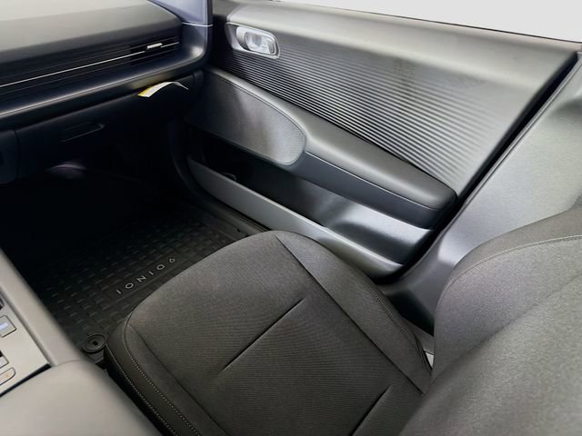 Used 2025 Hyundai Ioniq 6 SE image 25