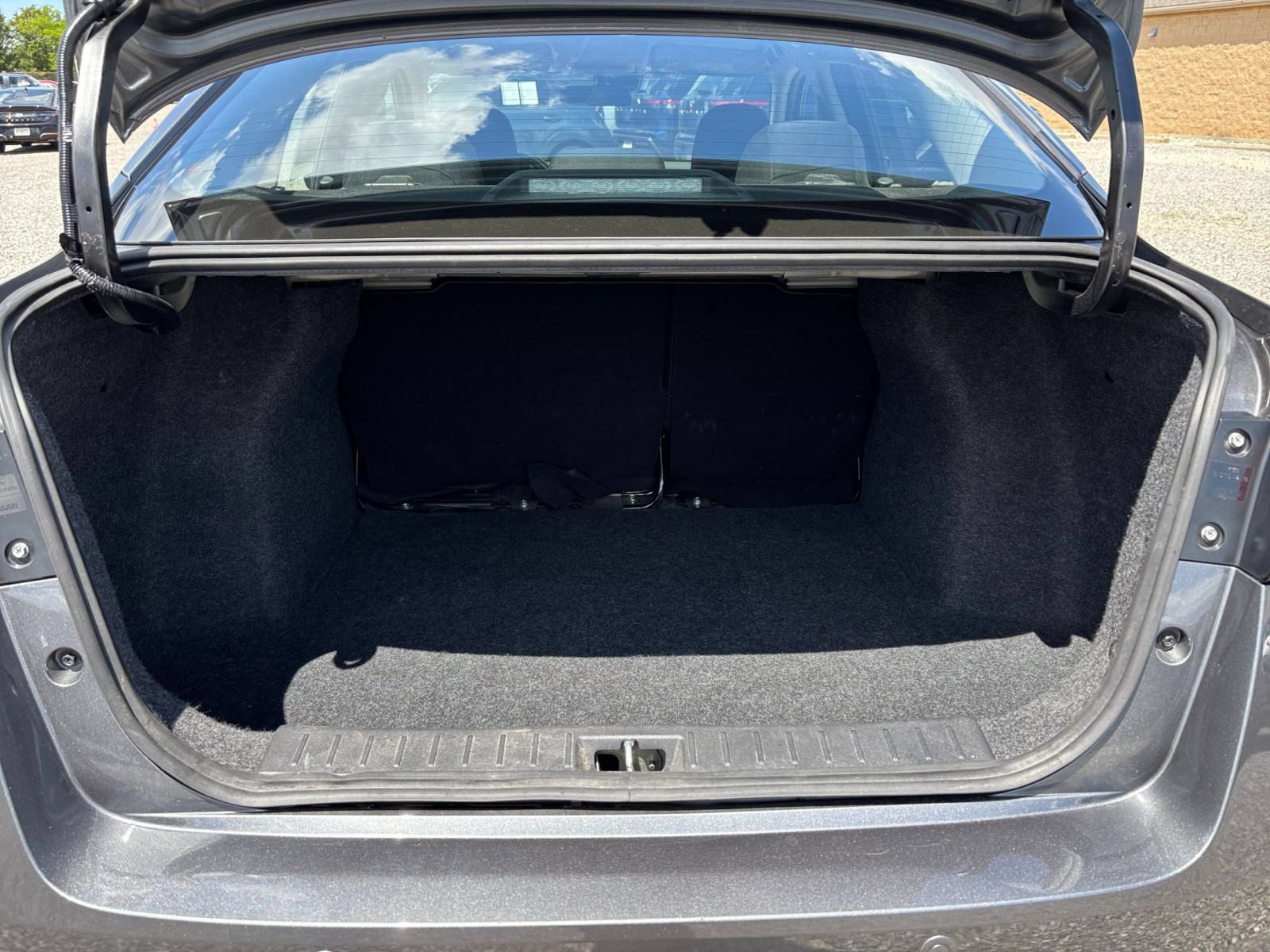 Used 2025 Nissan Versa SV FWD image 29