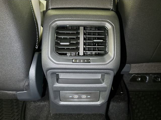 New 2026 Volkswagen Taos SE FWD image 13