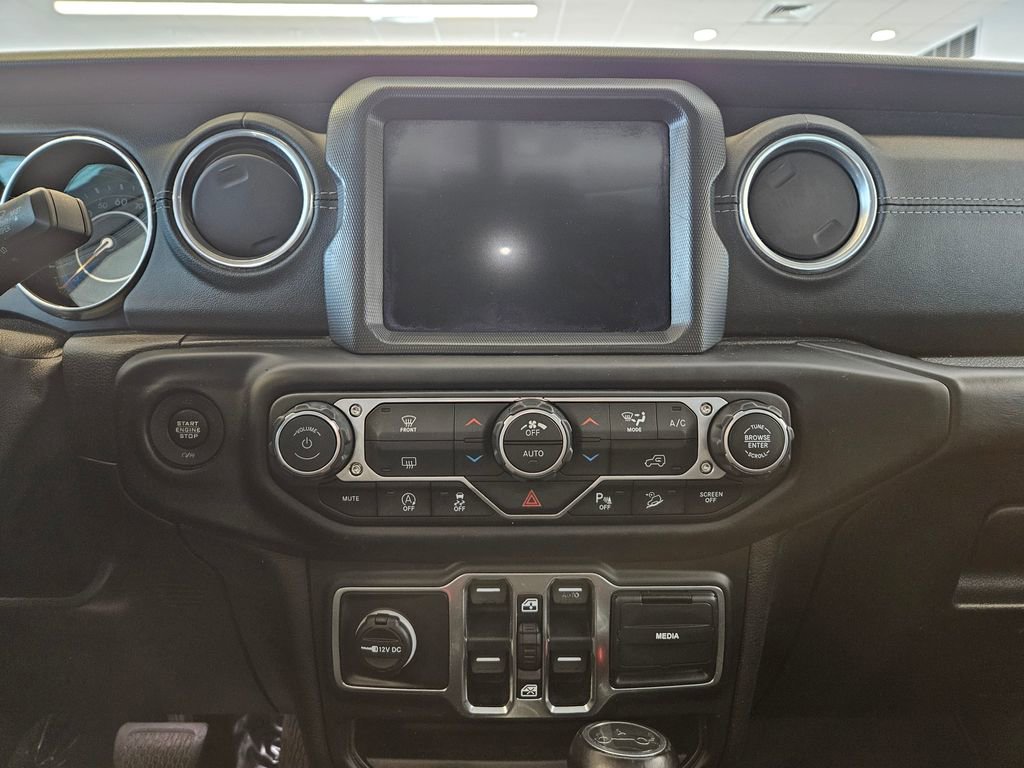 Used 2018 Jeep Wrangler Unlimited Sahara image 17